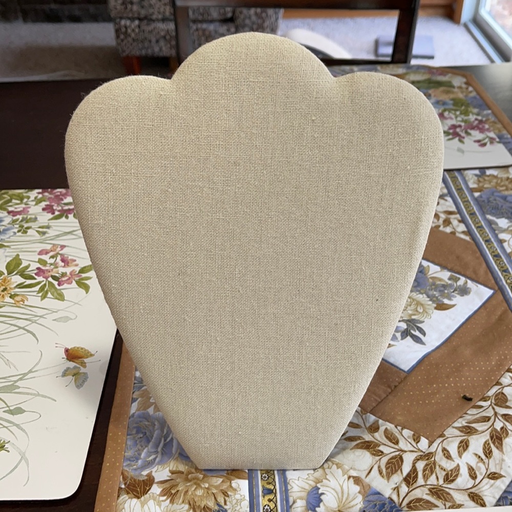 MEDIUM PADDED NECKLACE / EARRING DISPLAY STAND